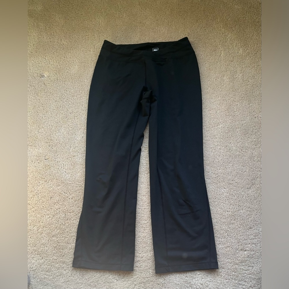 REI Women's Black Flared Leggings - Size S Petite - VGUC - Stretch